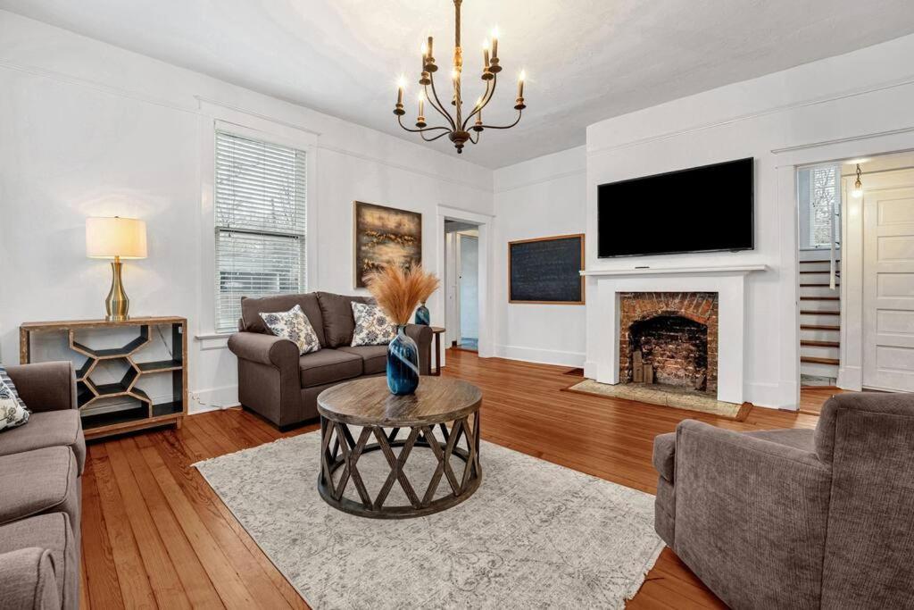 Exquisite Two-Story Home Located In Midtown Memphis Dış mekan fotoğraf
