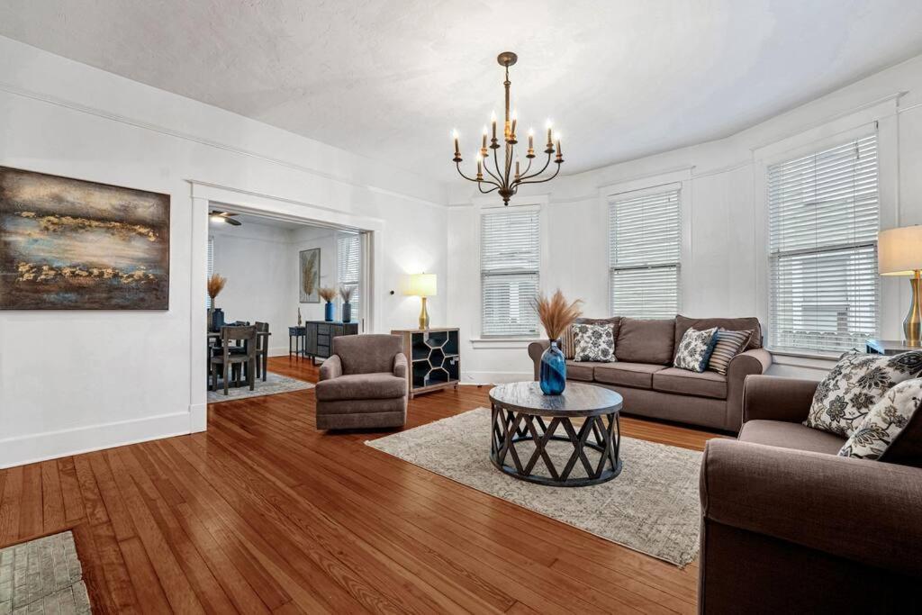 Exquisite Two-Story Home Located In Midtown Memphis Dış mekan fotoğraf