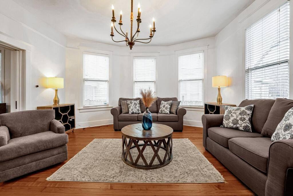 Exquisite Two-Story Home Located In Midtown Memphis Dış mekan fotoğraf